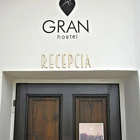 Gran 旅馆 *